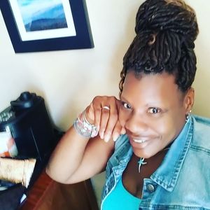 Meet your Posher, Loretta